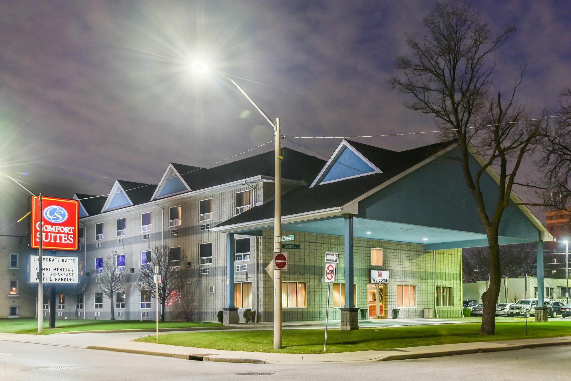 Comfort Suites Downtown Windsor Exterior foto